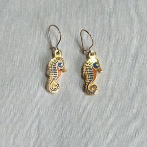 Vintage Aviva gold tone enamel‎ seahorse dangle earrings